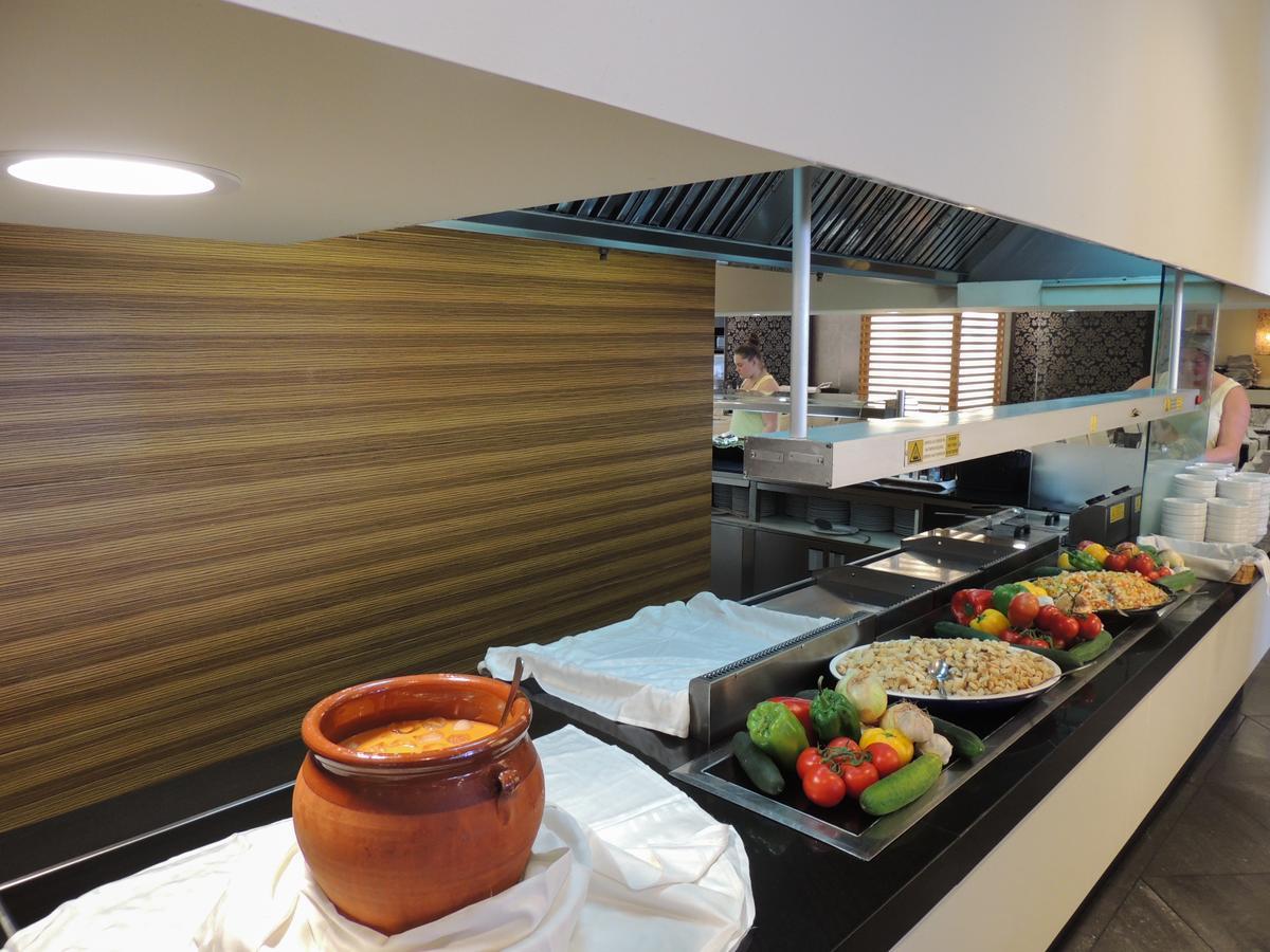 Apartamentos Turisticos Augustus Cambrils Esterno foto